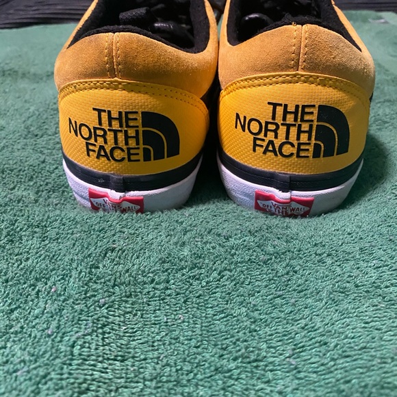 Vans - Picture 2 of 4